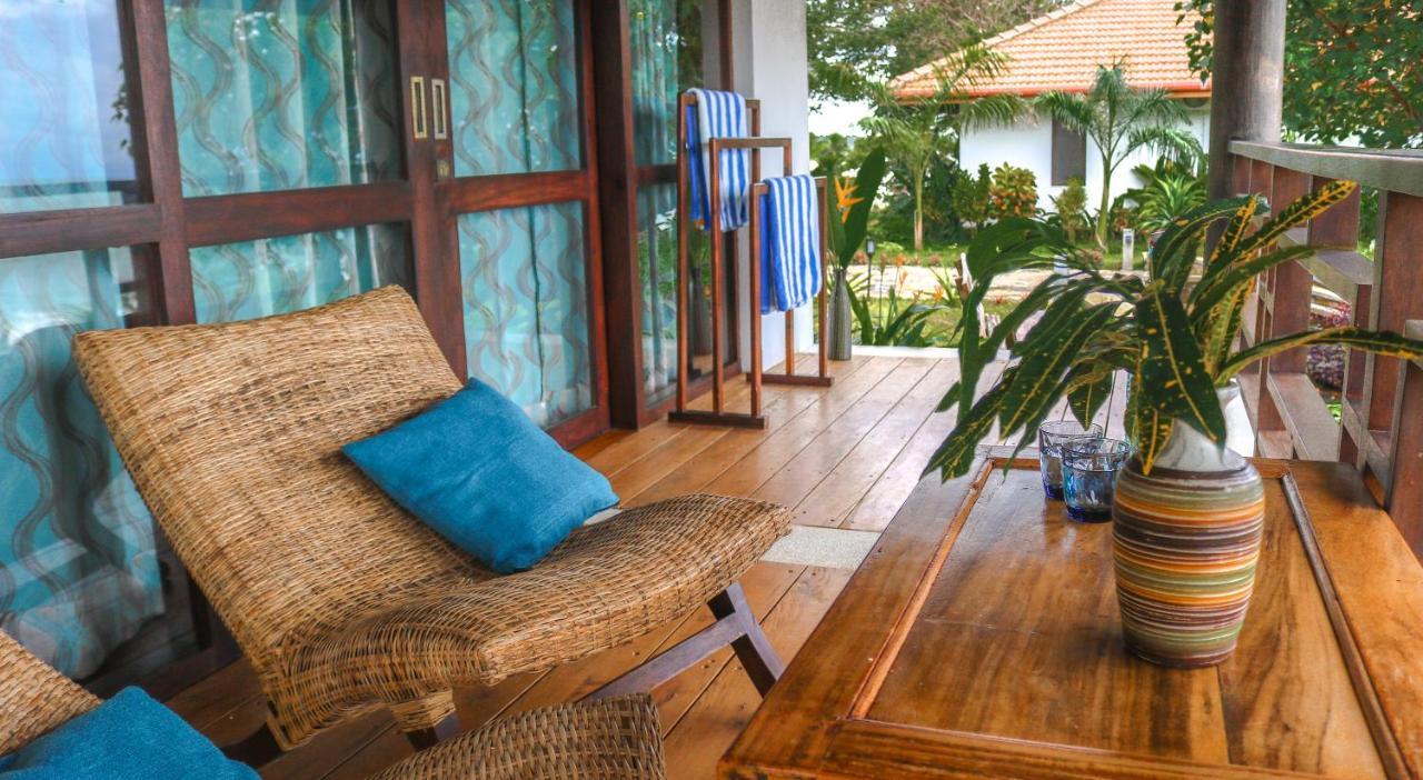 Omia Hotel Tangalle Exterior foto